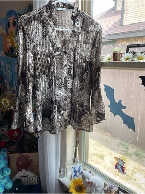 Womens Signature by Larry Levine Brown Paisley Button-Down Blouse
